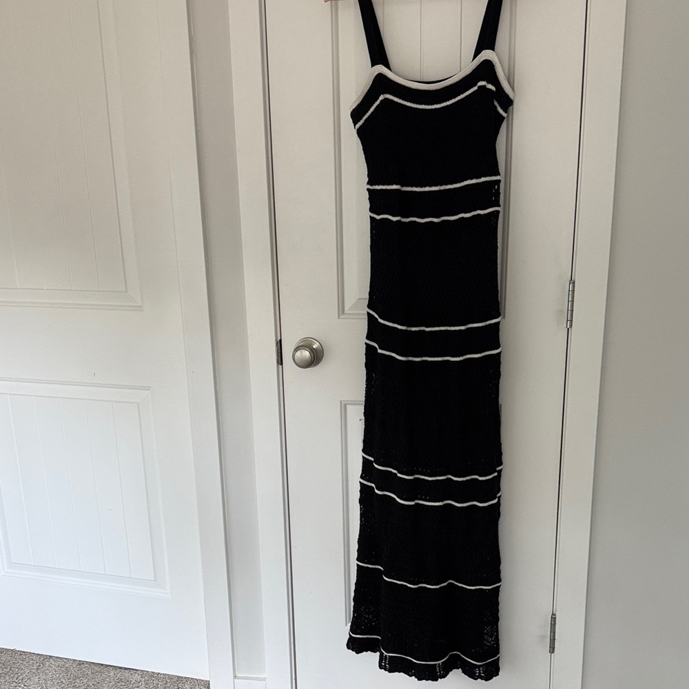 Abercrombie & Fitch Black and White Maxi Dress knit Crochet